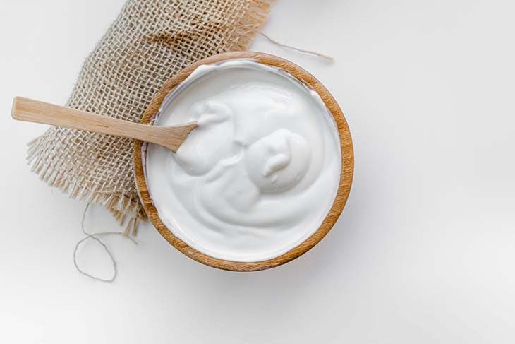 Haben Sie genug von Flecken und Falten? Hier ist die Gesichtsmaske, die schnell und effektiv wirkt! 2 Joghurt