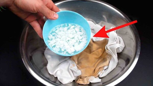 Hartnäckige Flecken auf der Kleidung, das wirksame Mittel, um sie dauerhaft zu beseitigen