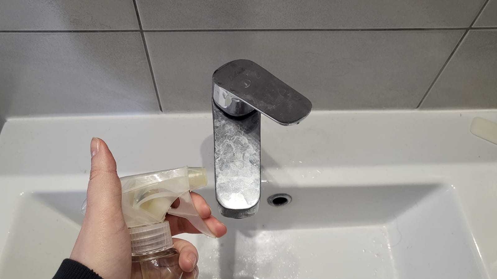 Kalkspray, mit nur wenigen Zutaten lösen Sie dieses große Problem im Bad