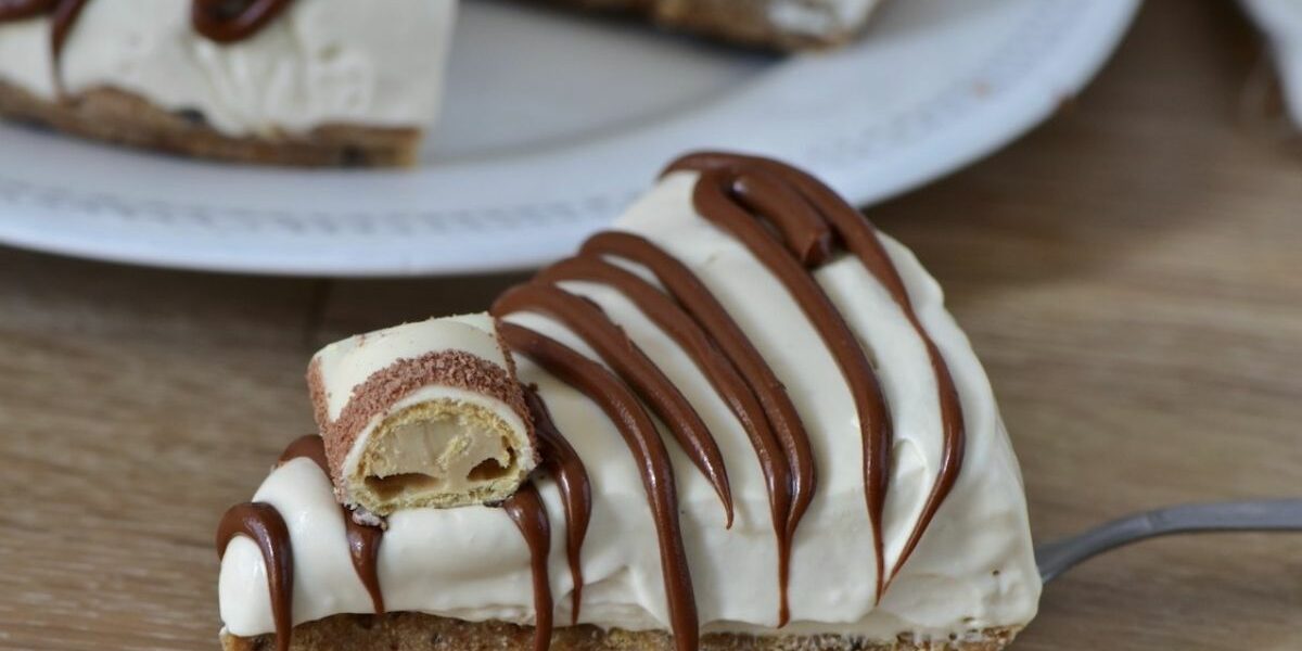 Kalte Torte mit Kaffee und Kinder Dessert ohne Backen