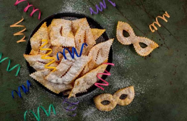 Karnevalsgespräche, das Rezept von Iginio Massari: Sie werden sie in 2 Minuten ausmachen