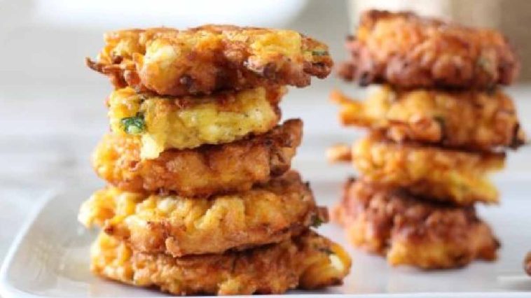 Karottenfrikadellen mit Feta: eine saftige und einfache Vorspeise