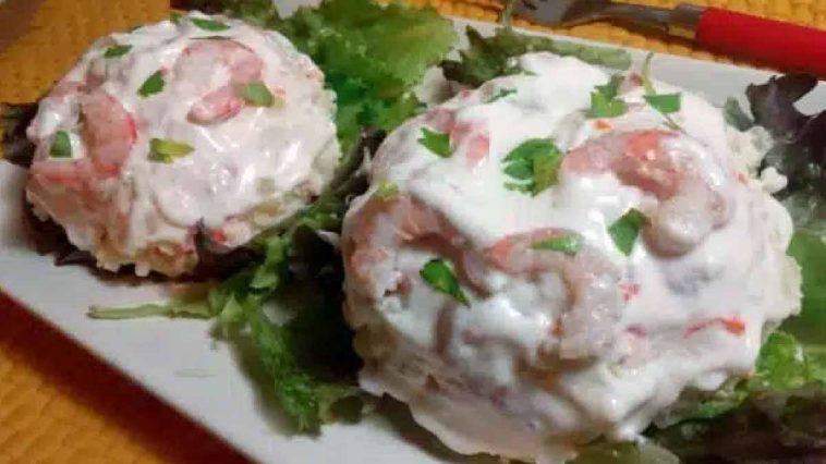 Kartoffelsalat mit Garnelen und Mayonnaise: ein geschmacksintensives und unwiderstehliches Gericht