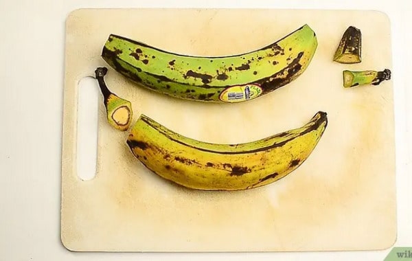 Kochen Sie die Bananen und trinken Sie die Flüssigkeit vor dem Schlafengehen. Sie werden von Ihrem Schlaf überrascht sein!