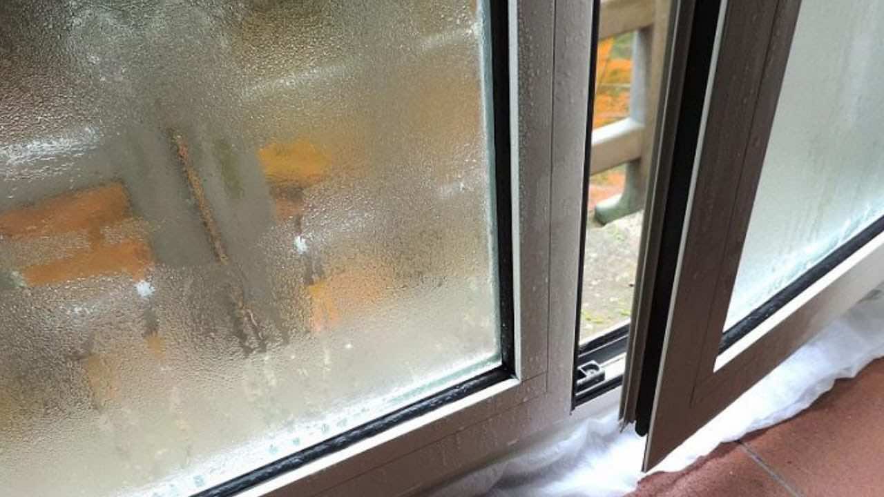 Kondenswasser an den Fenstern