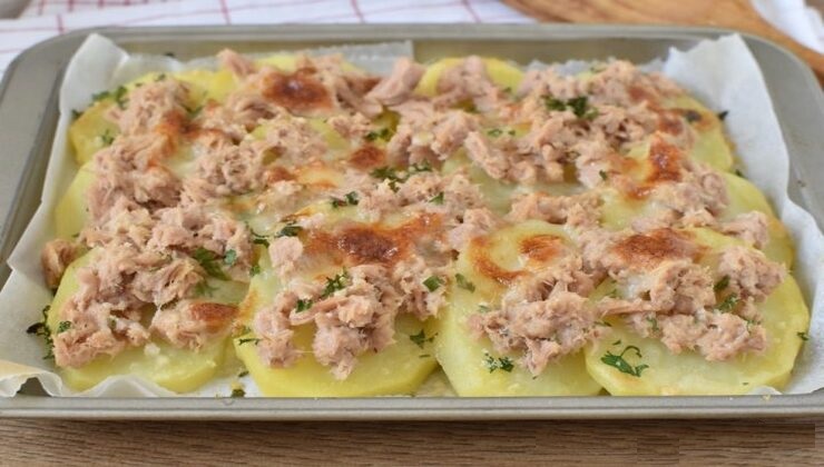 Gebackene Dosenkartoffeln und Thunfisch