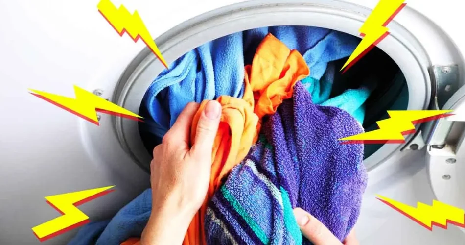 Lassen Sie Ihre Kleidung über Nacht in der Waschmaschine? Der Fehler, den viele Familien machen