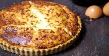 Leichte und schmelzende Käse-Soufflé-Quiche