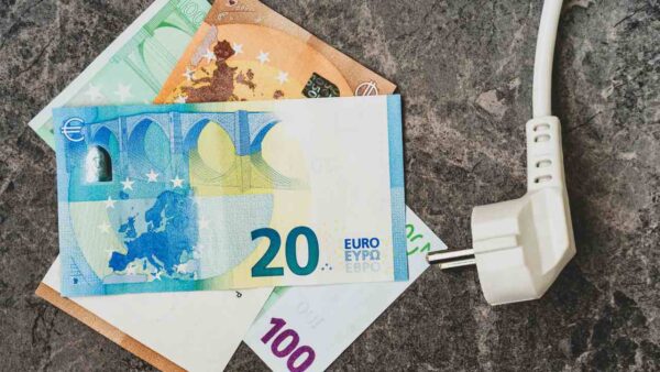 Liebe Rechnungen, dieses Gerät verbraucht viel: Ziehen Sie den Stecker aus der Steckdose