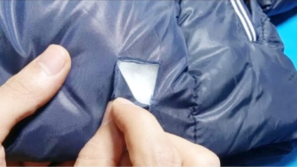 Loch in der Jacke, Nadel und Schere reichen: Problem gelöst