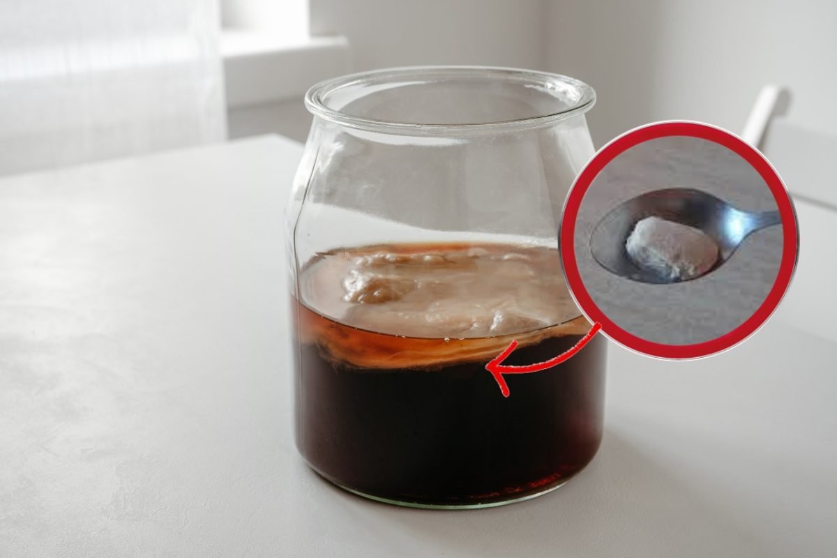 Hefe und Essig mischen, siehe Hefeessig