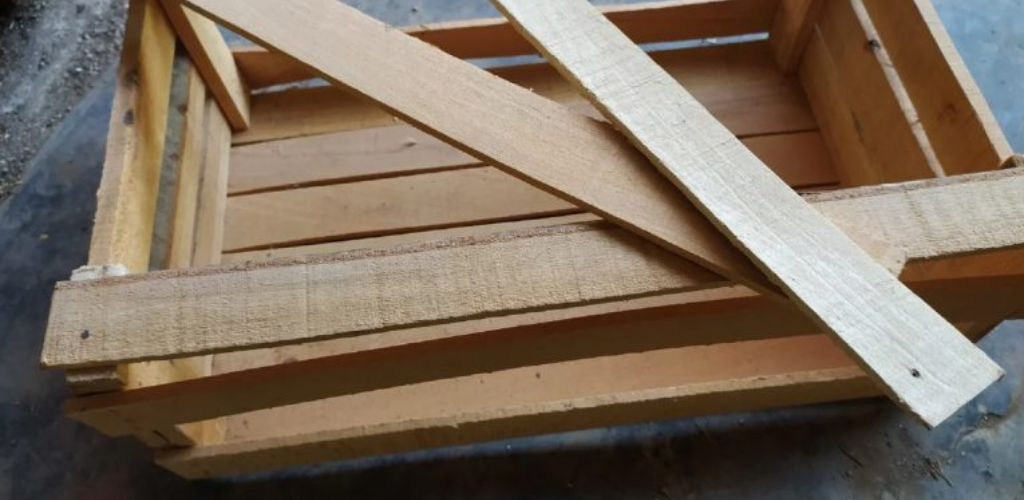 Mein Mann kaufte für ein paar Cent eine Holzkiste. Und als ich sah, wie schön ich es gemacht habe, bereute ich, dass ich nur eines genommen hatte