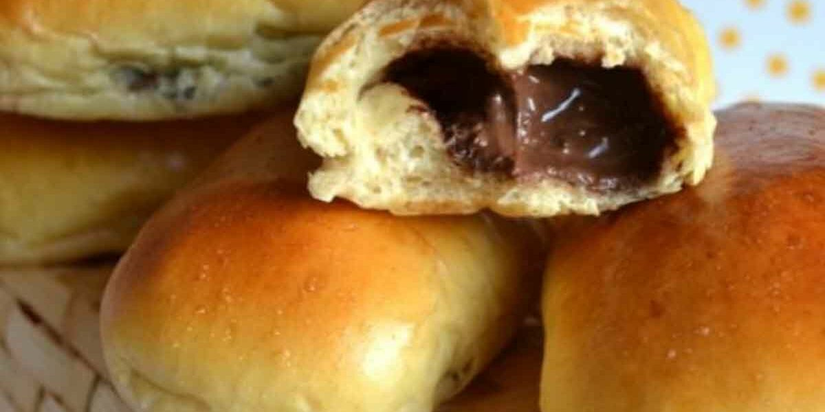 Milchbrot mit Schokolade garniert, zartschmelzende und unwiderstehliche Wunder.