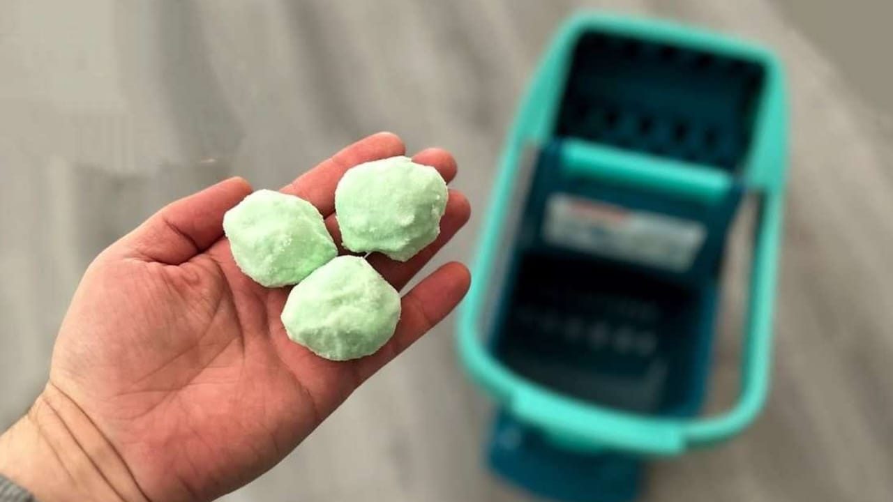 Reinigen Sie den Boden