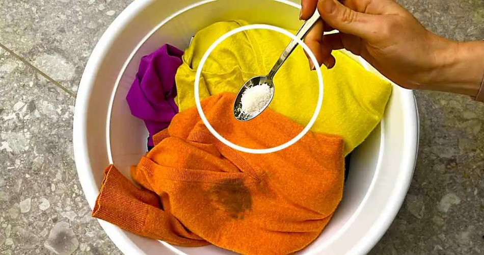 Niemand denkt darüber nach, aber hier erfahren Sie, wie Sie hartnäckige Flecken aus der Kleidung richtig entfernen