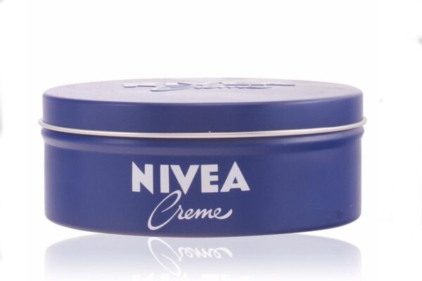Nivea-Creme: immer unterschätzt, entdecken Sie ihre 7 Verwendungsmöglichkeiten, die Sie wahrscheinlich nicht kennen!
