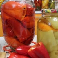 Paprika zum Füllen und nicht nur! Eine universelle Dose für die kalte Jahreszeit!