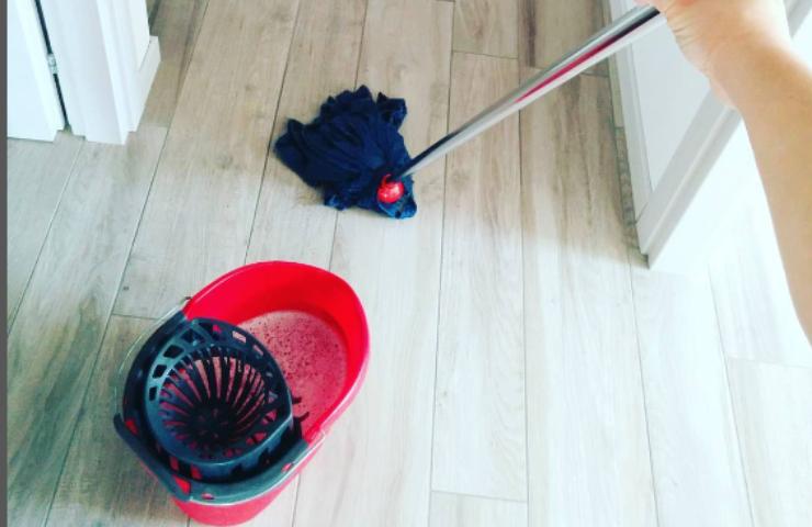 Böden immer mit diesen 3 Methoden parfümieren