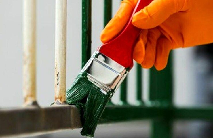 Rostbildung auf dem Balkon bei schlechtem Wetter verhindern