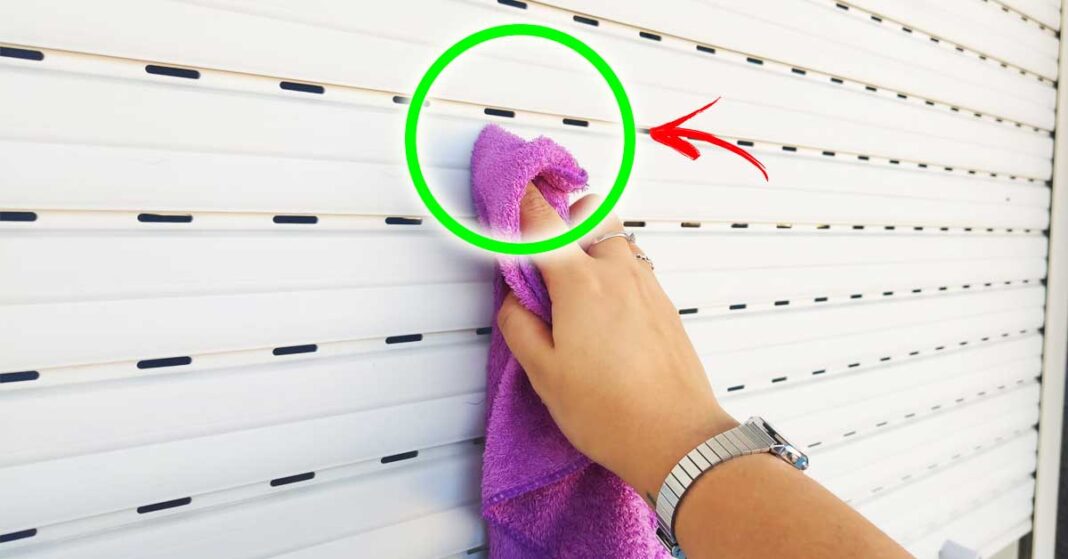 SO REINIGEN SIE JALOUSIEN MIT HÄUSLICHEN METHODEN