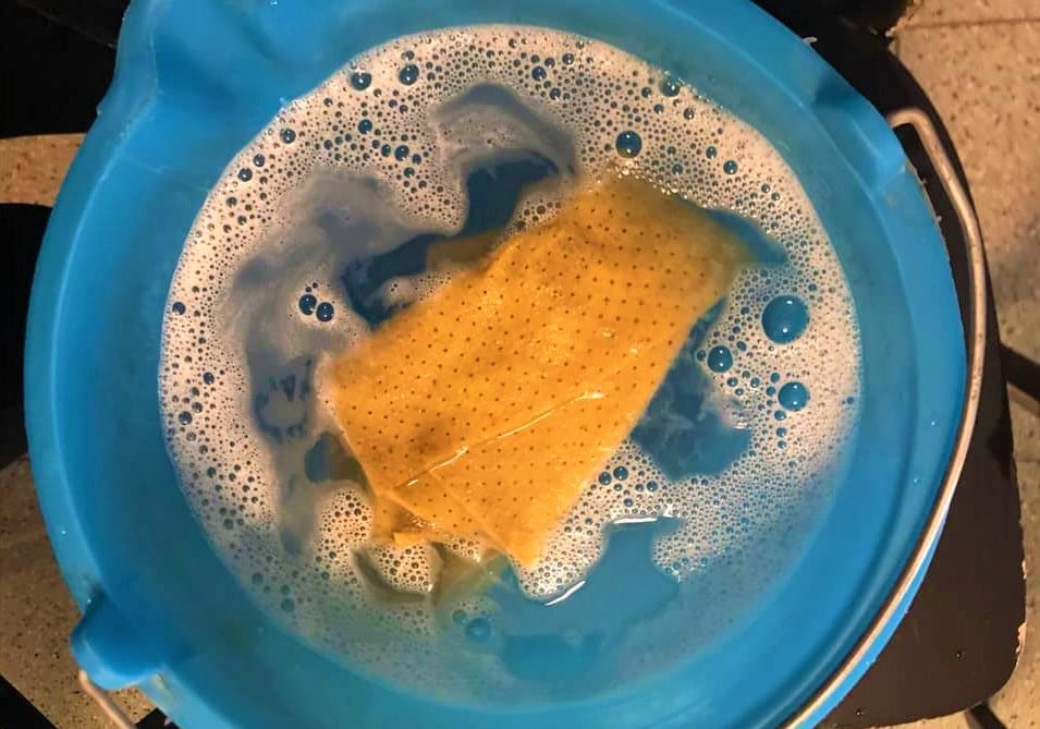 SO STELLEN SIE IHREN EIGENEN BODENREINIGER HER