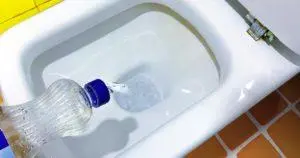 Schlechte Gerüche in der Toilette: 5 Tipps, um sie zu beseitigen