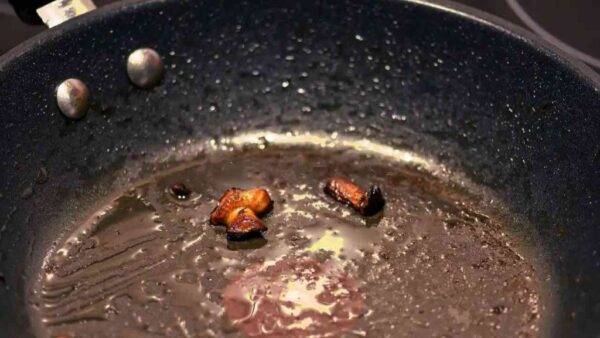 So entfernen Sie den Bratgeruch nach dem Kochen aus der Wohnung: Er verschwindet sofort