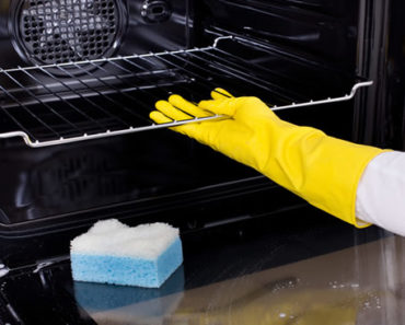 So reinigen Sie Ihren Ofenrost: Fantastischer Tipp, um ihn zum Glänzen zu bringen