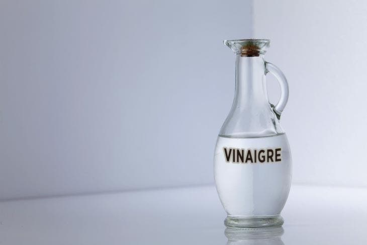 Sprühen Sie es auf die Toilette und es ist wieder wie neu: alle Flecken verschwinden 5 Flasche weißer Essig