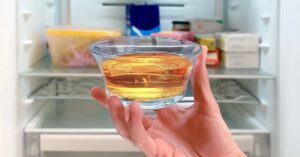Stellen Sie eine Schüssel mit Essig in den Kühlschrank und sehen Sie, was passiert: die brillante Lösung für ein häufiges Problem