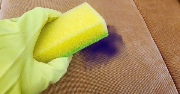 Tintenflecken: 24 Tipps zum Entfernen von Tintenflecken von allen Arten von Oberflächen