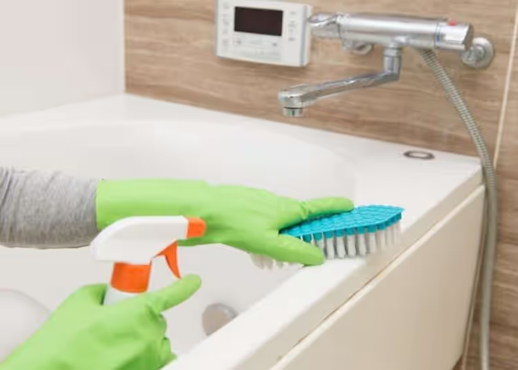 Tipps zum Reinigen und Glänzen Ihrer Badewanne