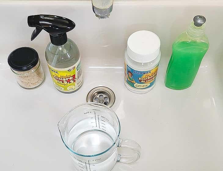 Produkte zum Befreien von verstopften Abflüssen 