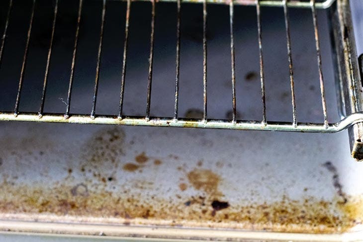 Schmutziger Ofenrost