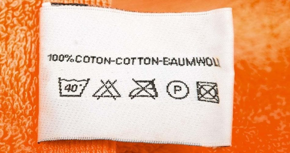 Warum sollten Etiketten auf der Kleidung angebracht werden?