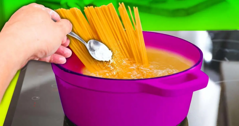 Was passiert, wenn man dem Nudelkochwasser Backpulver hinzufügt?