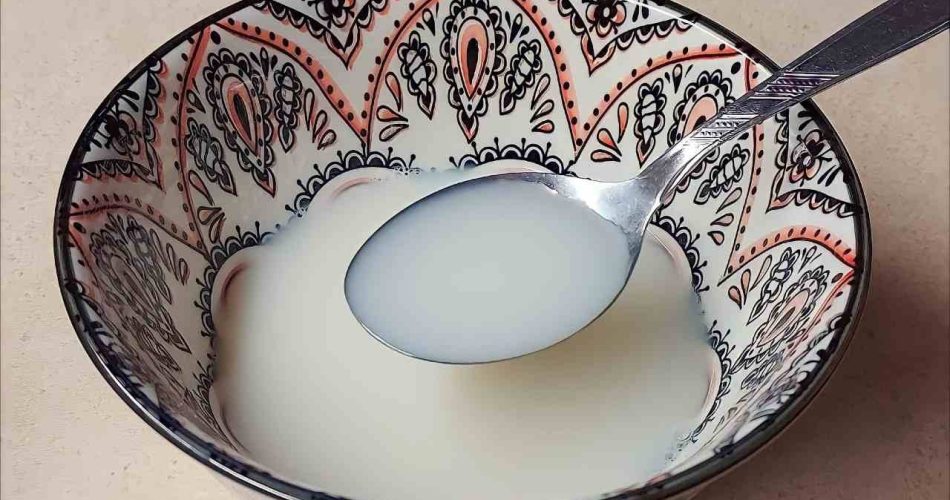 Wenn Sie es einmal pro Woche auf Ihr Gesicht auftragen, erhalten Sie eine seidige Haut.