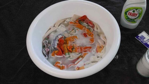 Wenn Sie weiße, fleckenfreie Tücher wie Schnee wünschen, tränken Sie sie in dieser Flüssigkeit