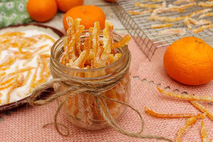 Werfen Sie Clementinenschalen nicht weg: Hier sind 8 geniale Möglichkeiten, sie zu recyceln 3 kandierte Rinde