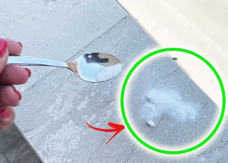 Wie entferne ich mit diesen einfachen DIY-Mitteln Flecken aus Marmor?