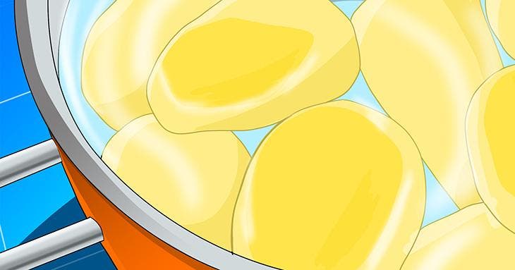 Kartoffelkochwasser in einem letzten Topf