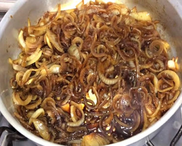 Wie macht man karamellisierte Zwiebeln? Lerne leckere Rezepte