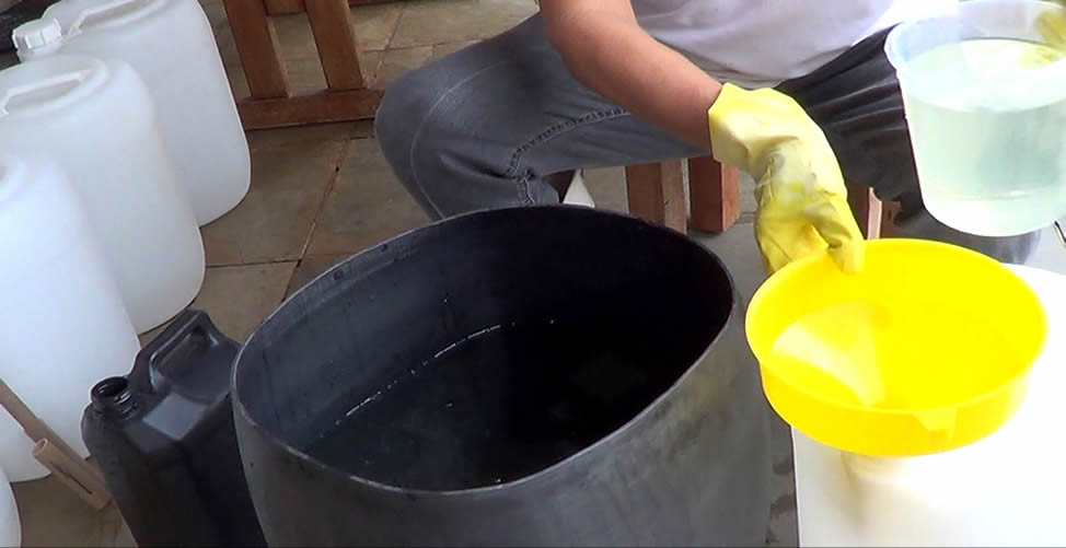 Wie man Bleichmittel herstellt