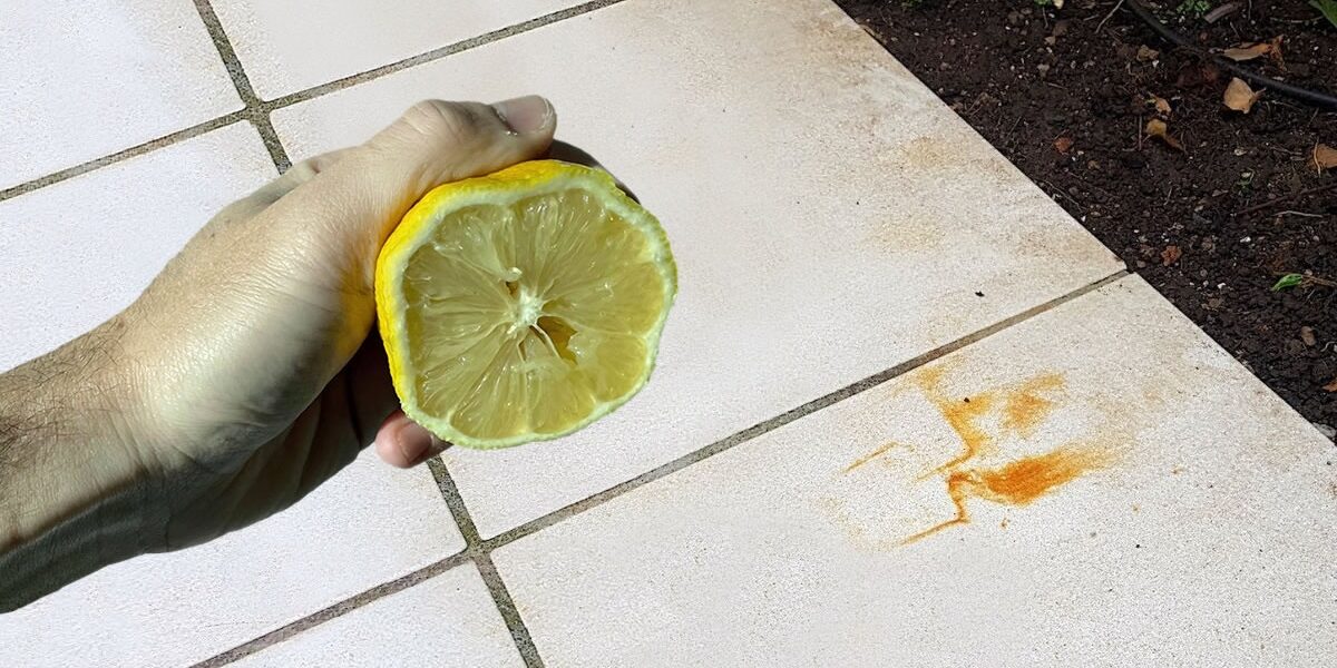 Wie man Rostflecken von Oberflächen und Kleidung entfernt