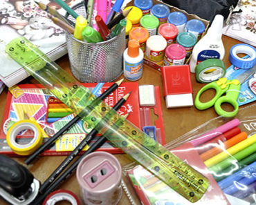 Wie man Schulmaterial wiederverwendet und das ganze Jahr über spart