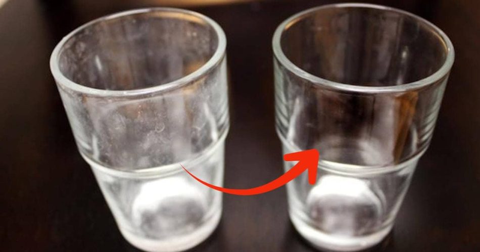 Wie man die weiße Patina von Gläsern entfernt und sie wieder wie neu aussehen lässt!