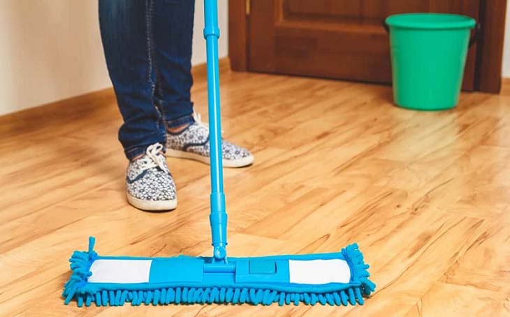 Wie reinigt man die schmutzigsten Böden? 5 unfehlbare Tricks 3 sauberer Holzboden