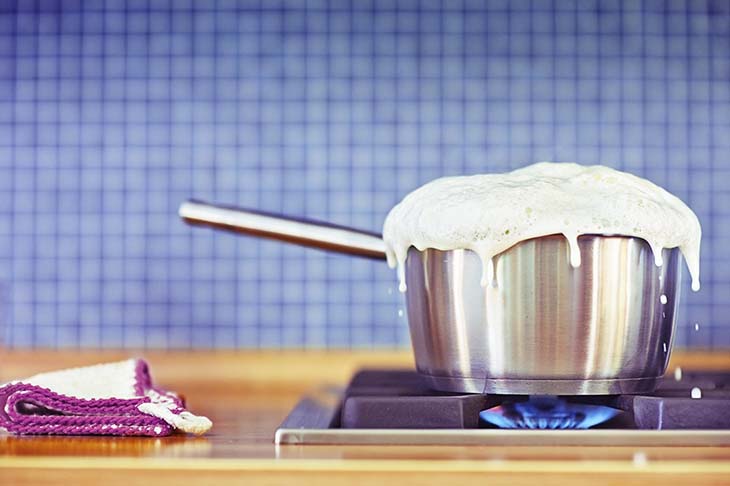 überfüllter Milchbehälter