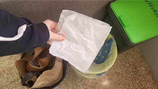 Wo soll man das Pergamentpapier hinwerfen? Achtung falsche Tonne: Bußgelder bis zu 400 Euro