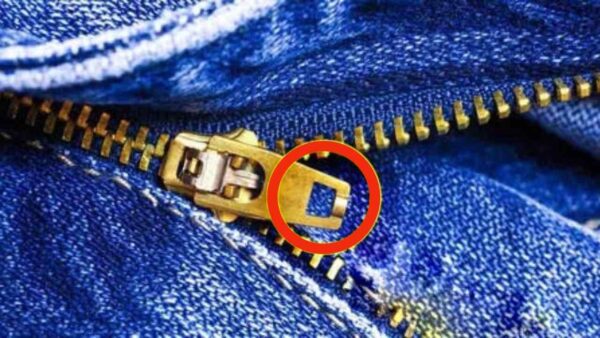 Wofür ist das kleine Loch im Jeansreißverschluss? Es ist nützlicher als Sie denken